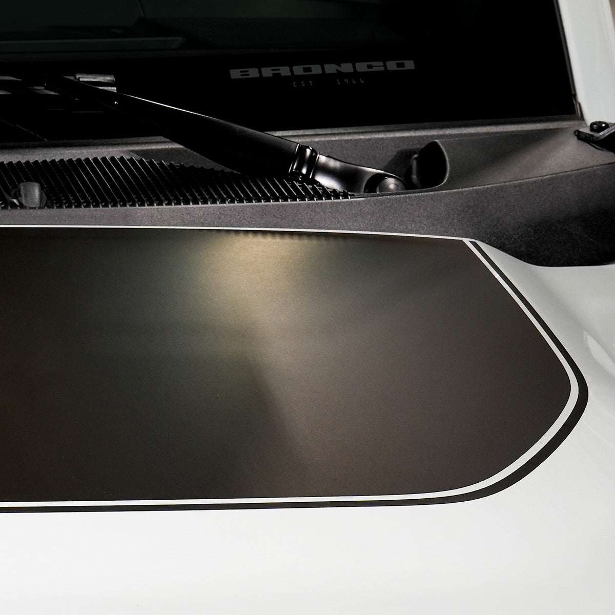 IAG Off-Road Front Hood Graphic - Solid w/ Pin Stripe Design Fits 2021 + Ford Bronco - IAG-BDY-F2086