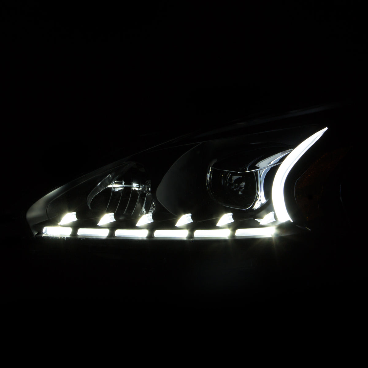 ANZO 2013-2014 Nissan Altima Projector Headlights w/ Plank Style Design Black - 121500