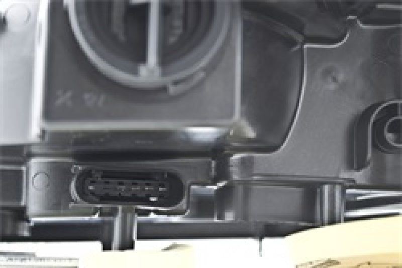 Hella 2008-2011 Mercedes-Benz ML320 Headlight Assembly - 263064461