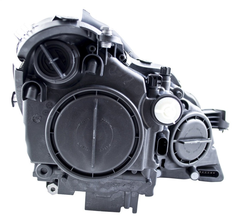 Hella 2006-2011 Mercedes-Benz CLS500 Halogen Headlight Assembly - 008821051