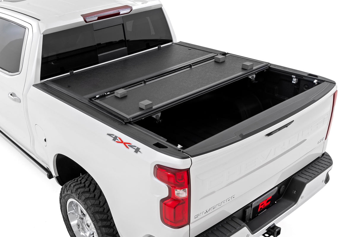 Rough Country - Hard Low Profile Bed Cover - 5'10" Bed - Chevy/GMC Sierra/Silverado 1500 (19-25) - 47120580B for 2019-2024 Ch