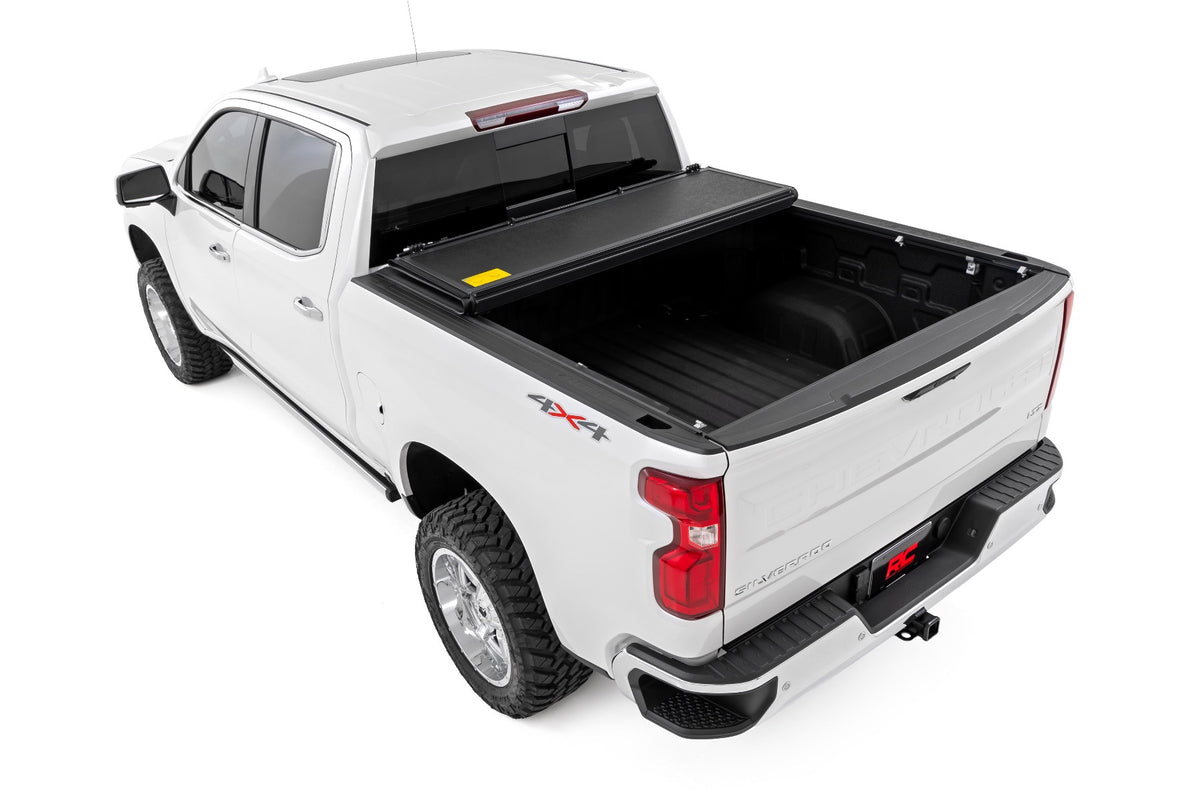 Rough Country - Hard Low Profile Bed Cover - 5'10" Bed - Chevy/GMC Sierra/Silverado 1500 (19-25) - 47120580B for 2019-2024 Ch