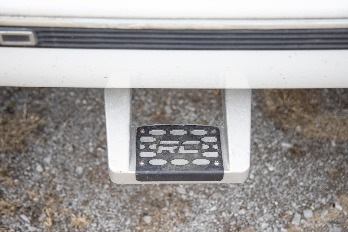 Single Hoop Step | Universal | Alum | Pair | Multiple Makes &amp; Models (Chevy/Ford/GMC/Ram)