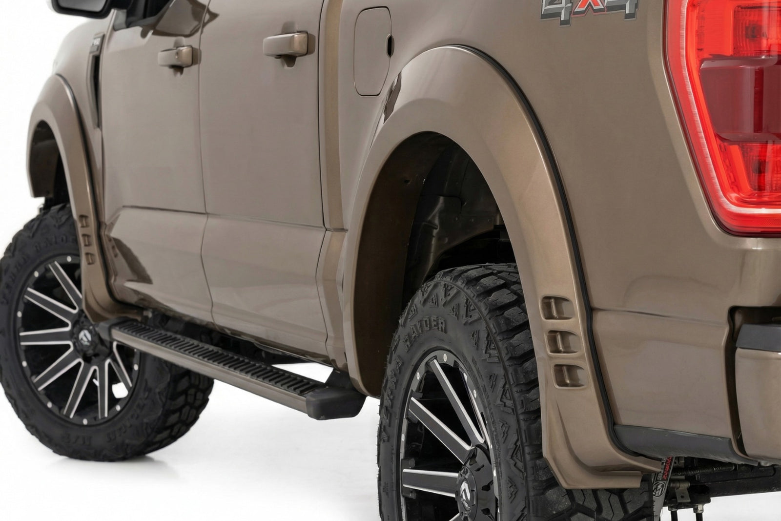 1rc_8711_2021-2026_ford_f-150_darkened_bronze_metallic.jpg
