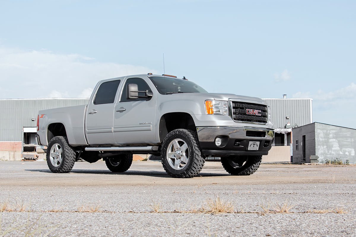 Rough Country - 3.5 Inch Lift Kit - V2 - w/ Overloads - Chevy/GMC 2500HD/3500HD (11-19) - 97570 by Rough Country - alternate 