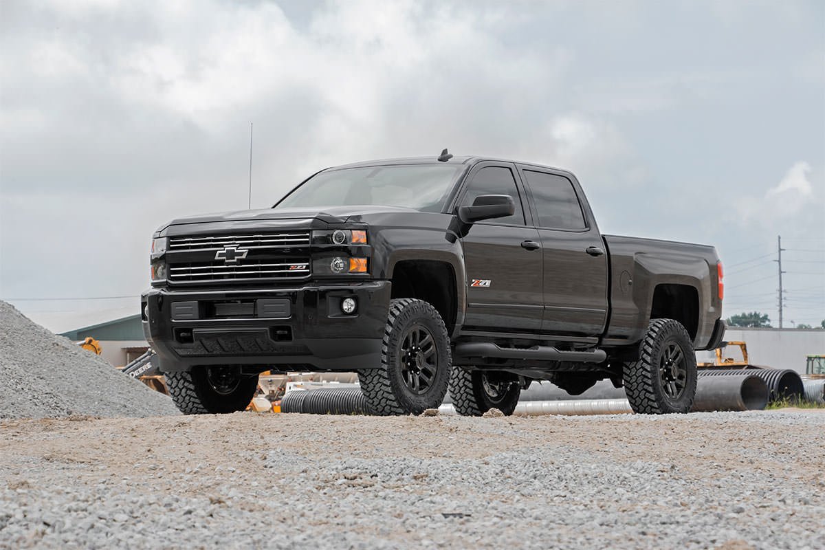 Rough Country - 3.5 Inch Lift Kit - V2 - w/ Overloads - Chevy/GMC 2500HD/3500HD (11-19) - 97570 by Rough Country - angle view