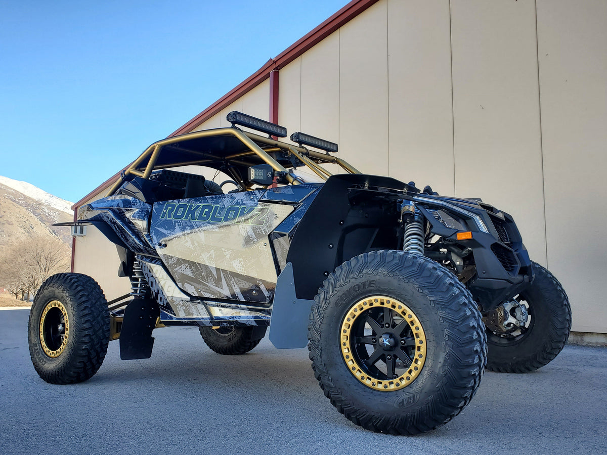 2017 Can-Am Maverick X3 Featuring Rokblokz 72" Fenders with Gray accents - Front 3/4 view
