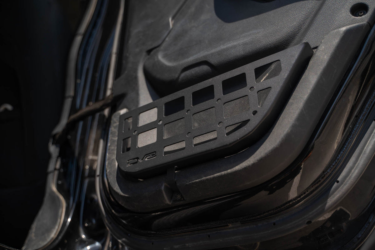 DV8 Offroad - 2018-2026 Jeep Wrangler JL & 2020-2026 Gladiator JT | Slim Rear Door Molle Pockets - MPJL-08