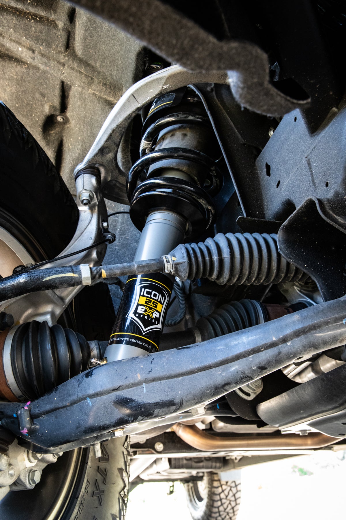 ICON 19-23 GM 1500 2.38-3.75in Stage 3 EXP Suspension System w/ Tubular UCA - K73073T