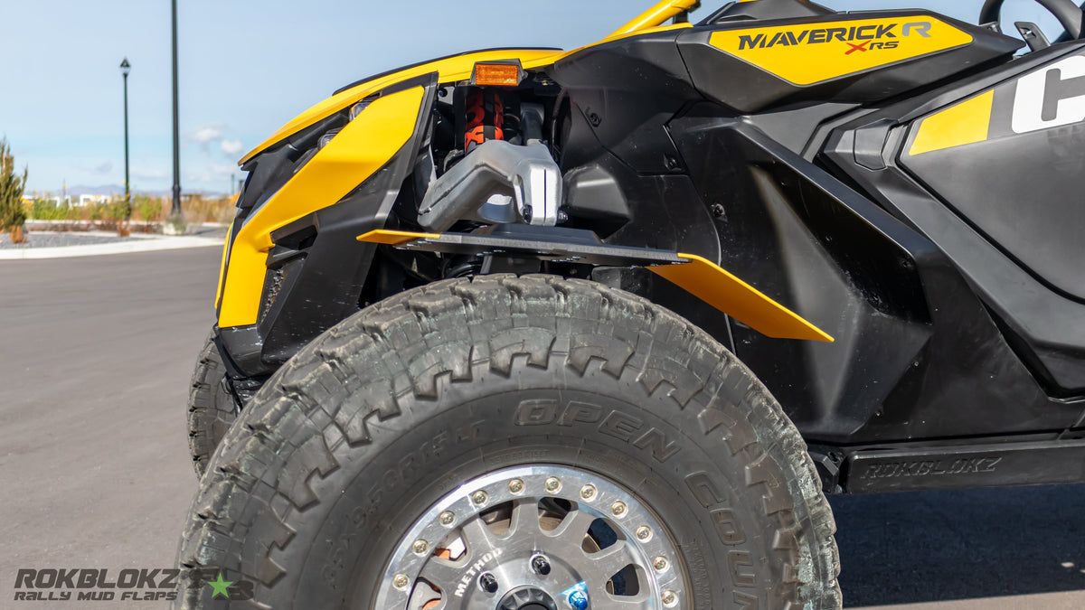 Close-up of Rokblokz Maverick R knuckle fender Showing tire clearance with 35" tires