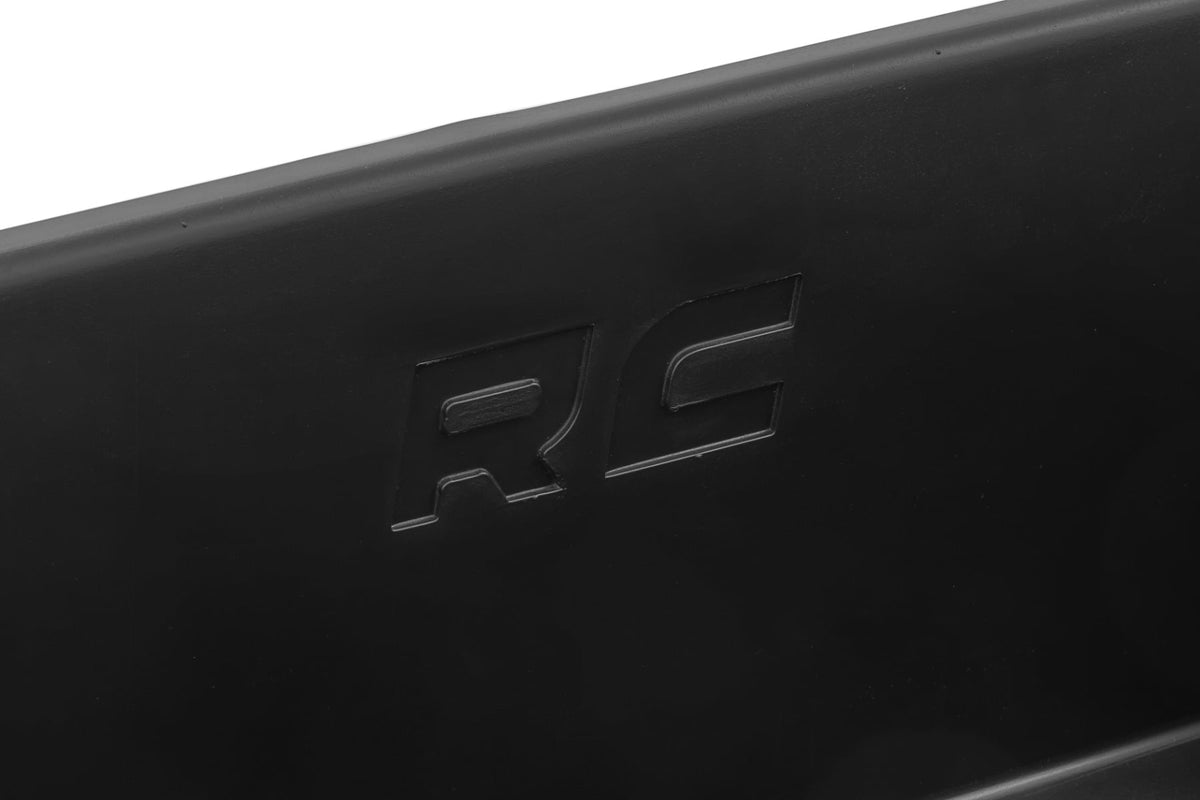 23-25_tesla_cybertruck_bed_storage_box-rc09901.jpg