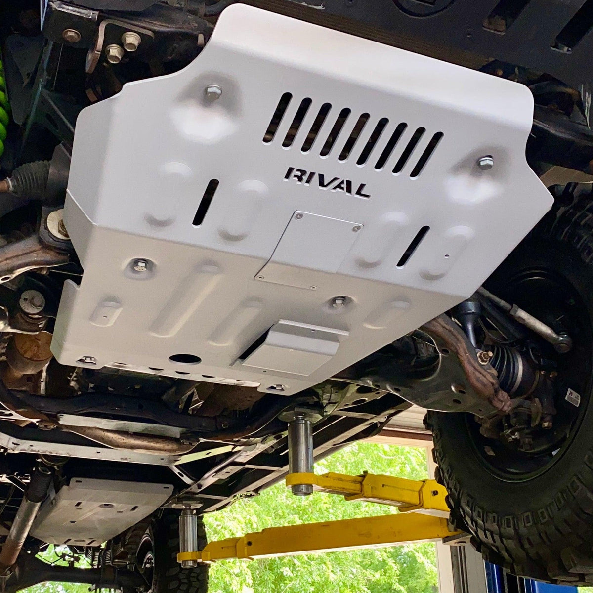 Rival 2005-2023 Toyota Tacoma 3Gen 4WD including KDSS  Aluminum Engine Skid Plate - 2333.9540.1.6