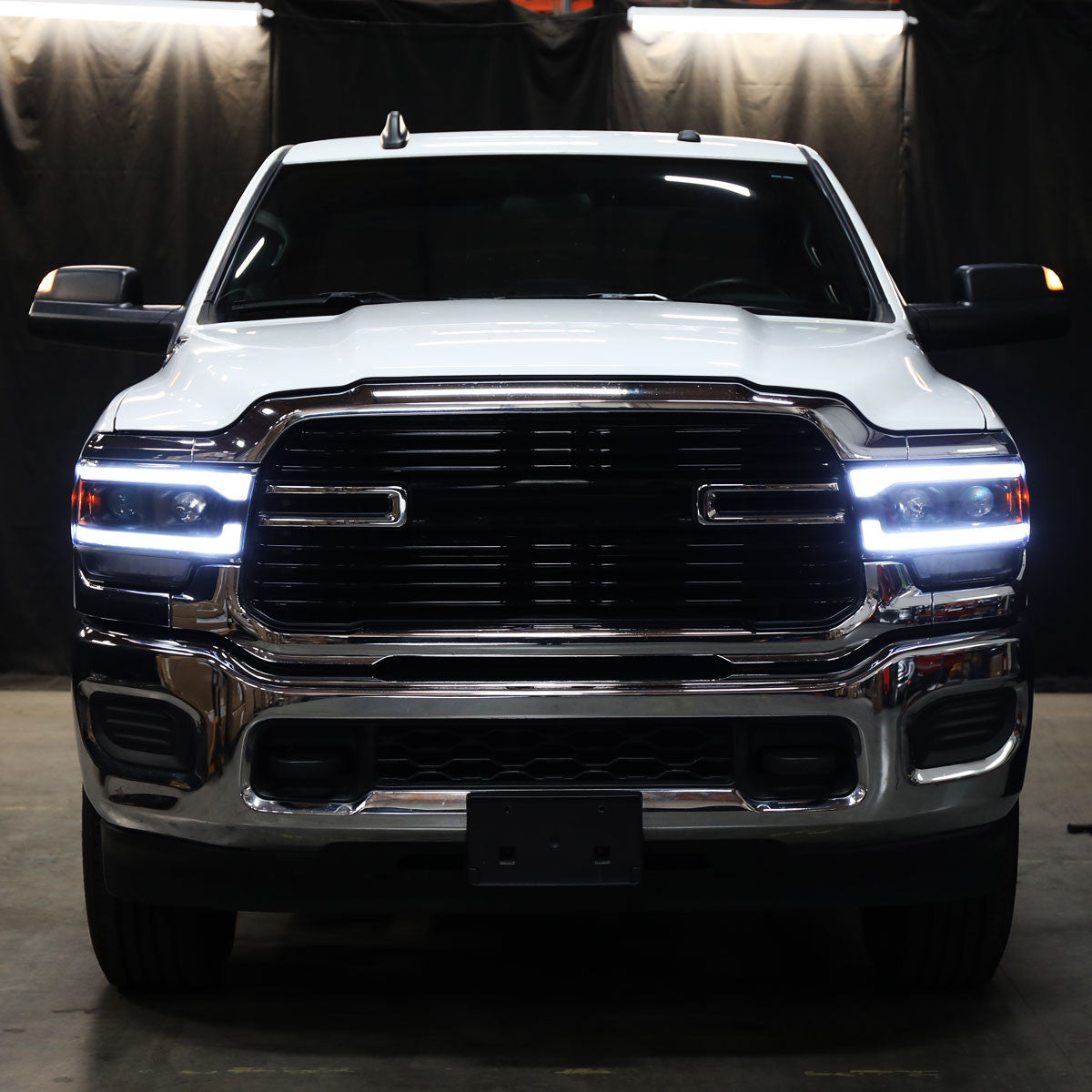 Spec-D Tuning - 2019-2024 Dodge RAM 2500/3500/4500/5500 Switchback Sequential LED Turn Signal Projector Headlights (Matte Black Housing/Clear Lens) - 2LHP-RAM1925JM-SQ-RS