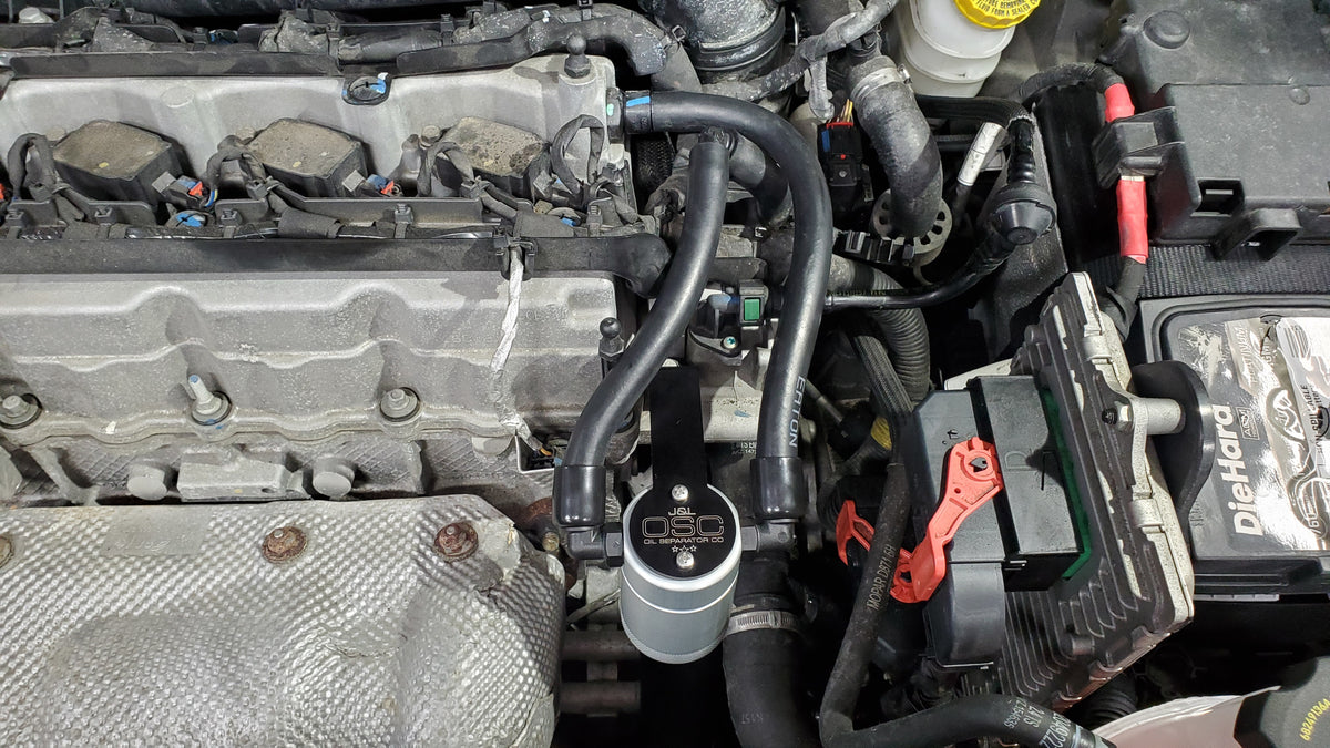 J&L 14-22 Jeep Cherokee 2.4L / 15-21 Jeep Renegade  Driver Side Oil Separator 3.0 - Clear - 3077D-C