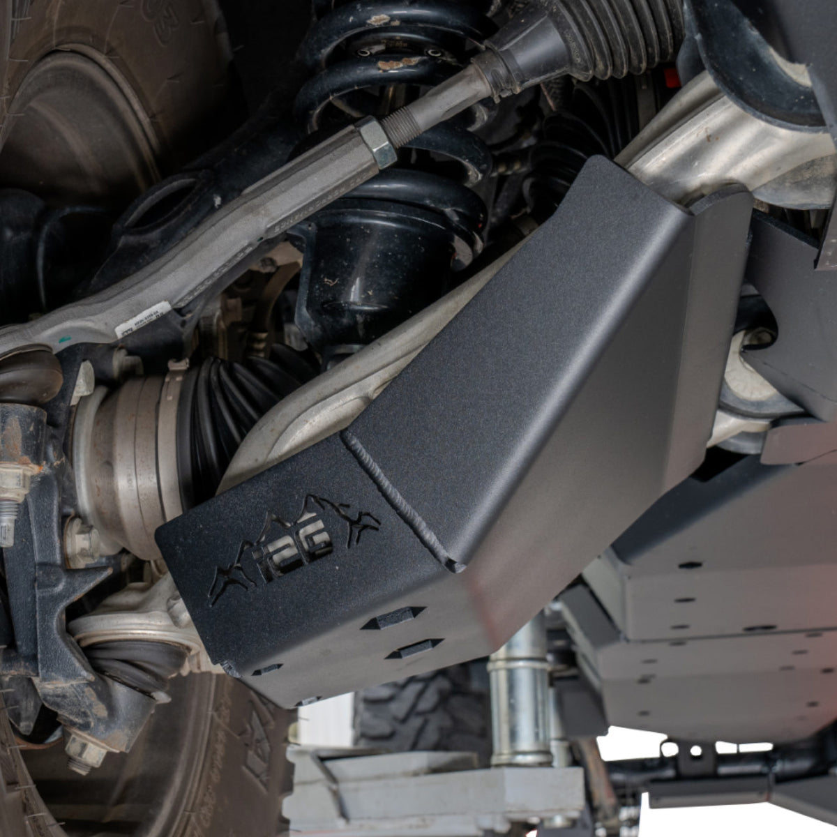 IAG-BDY-F2308-09.jpg