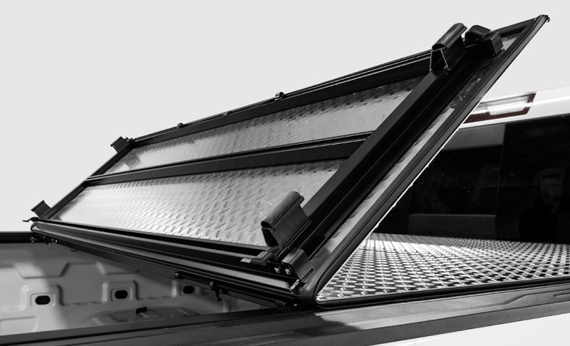 Access LOMAX Tri-Fold 2022+ Nissan Frontier 5ft Bed - B5030059