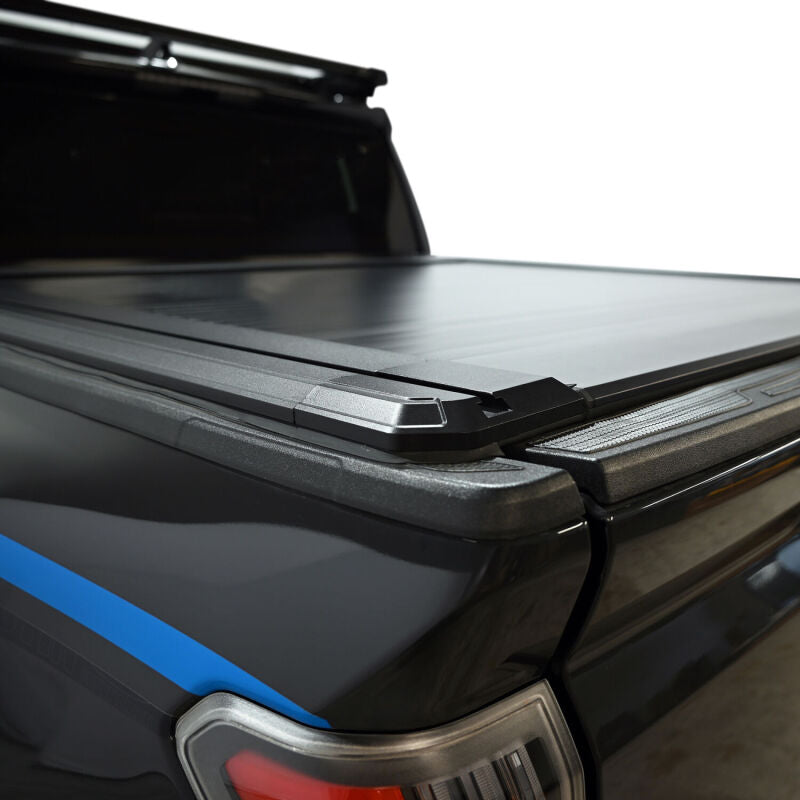 Westin 24-26 Toyota Tacoma 5ft Bed Manual Retractable Tonneau Cover - Black - 19-62785
