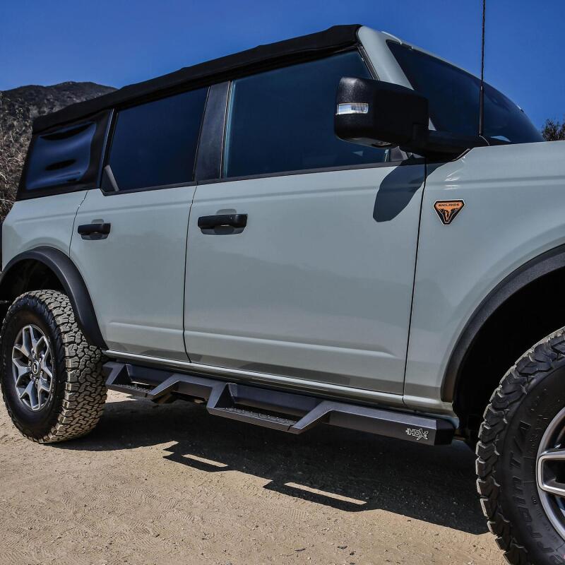 Westin/HDX 2021+ Ford Bronco Drop Nerf Step Bars - Textured Black - 56-14195