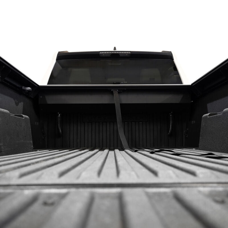Westin Manual Retractable Tonneau Cover 24-26 Toyota Tacoma 6ft Bed Black - 19-62795