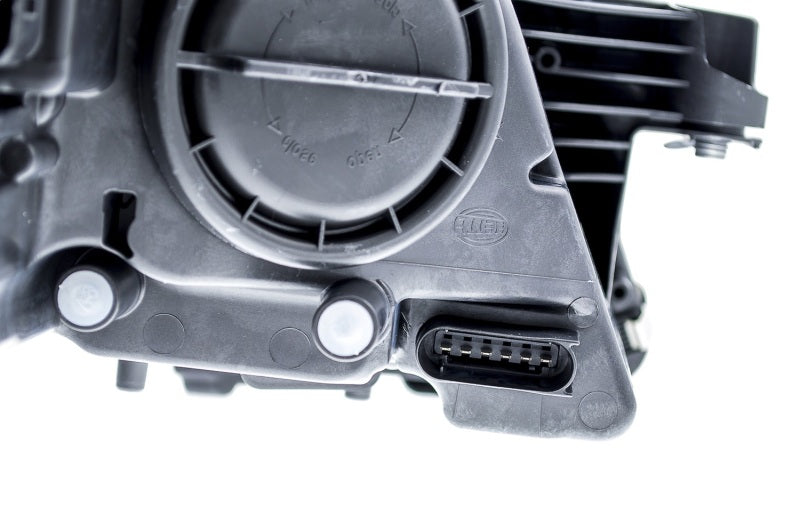 Hella 2006-2011 Mercedes-Benz CLS500 Halogen Headlight Assembly - 008821051