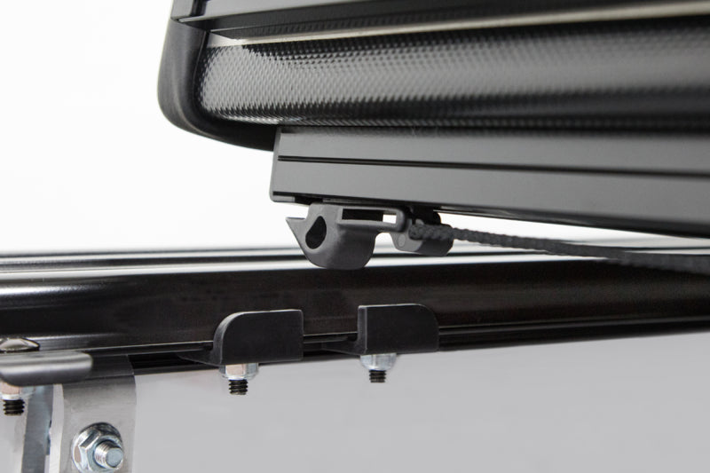 Access LOMAX Pro Series 22-24 Toyota Tundra 5ft6in Bed Professional Series Cover - B0050099