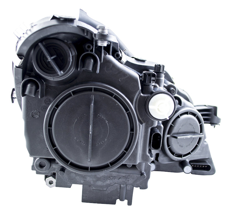 Hella 2006-2011 Mercedes-Benz CLS500 Halogen Headlight Assembly - 008821051