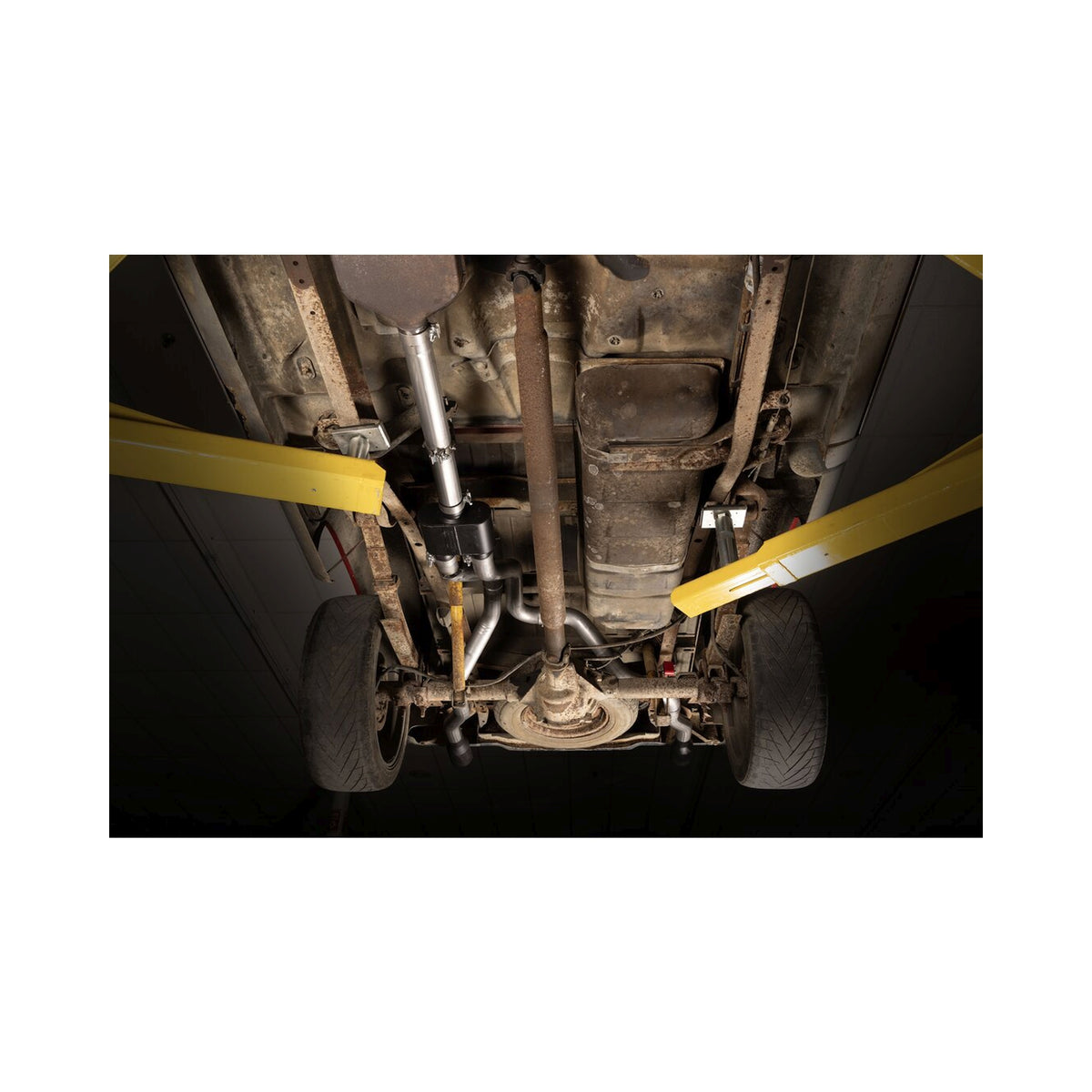 Flowmaster Outlaw Cat-Back Exhaust System 818192