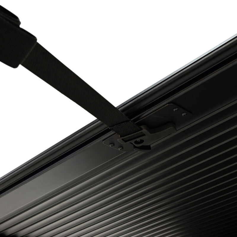 Westin 16-23 Toyota Tacoma 5ft 5in Bed Manual Retractable Tonneau Cover - Black - 19-61065