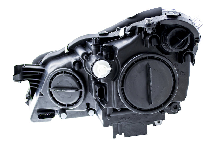 Hella 2006-2011 Mercedes-Benz CLS500 Halogen Headlight Assembly - 008821061