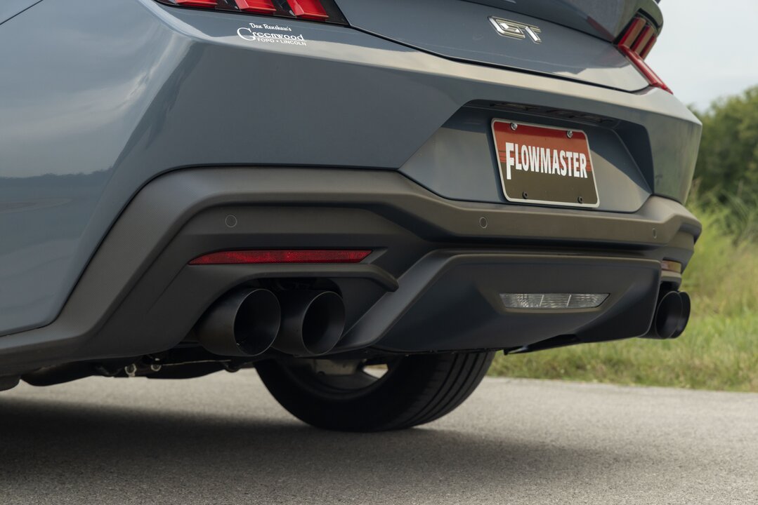 Flowmaster Outlaw Axle-Back Exhaust System 818159