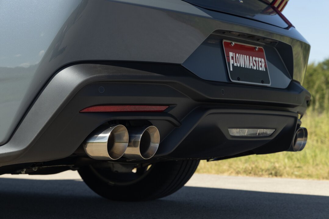 Flowmaster Outlaw Axle-Back Exhaust System 818164