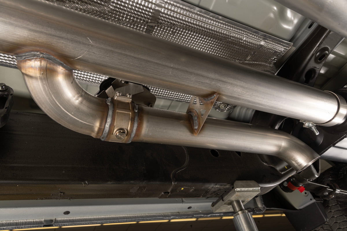 Flowmaster American Thunder Cat-Back Exhaust System 818206