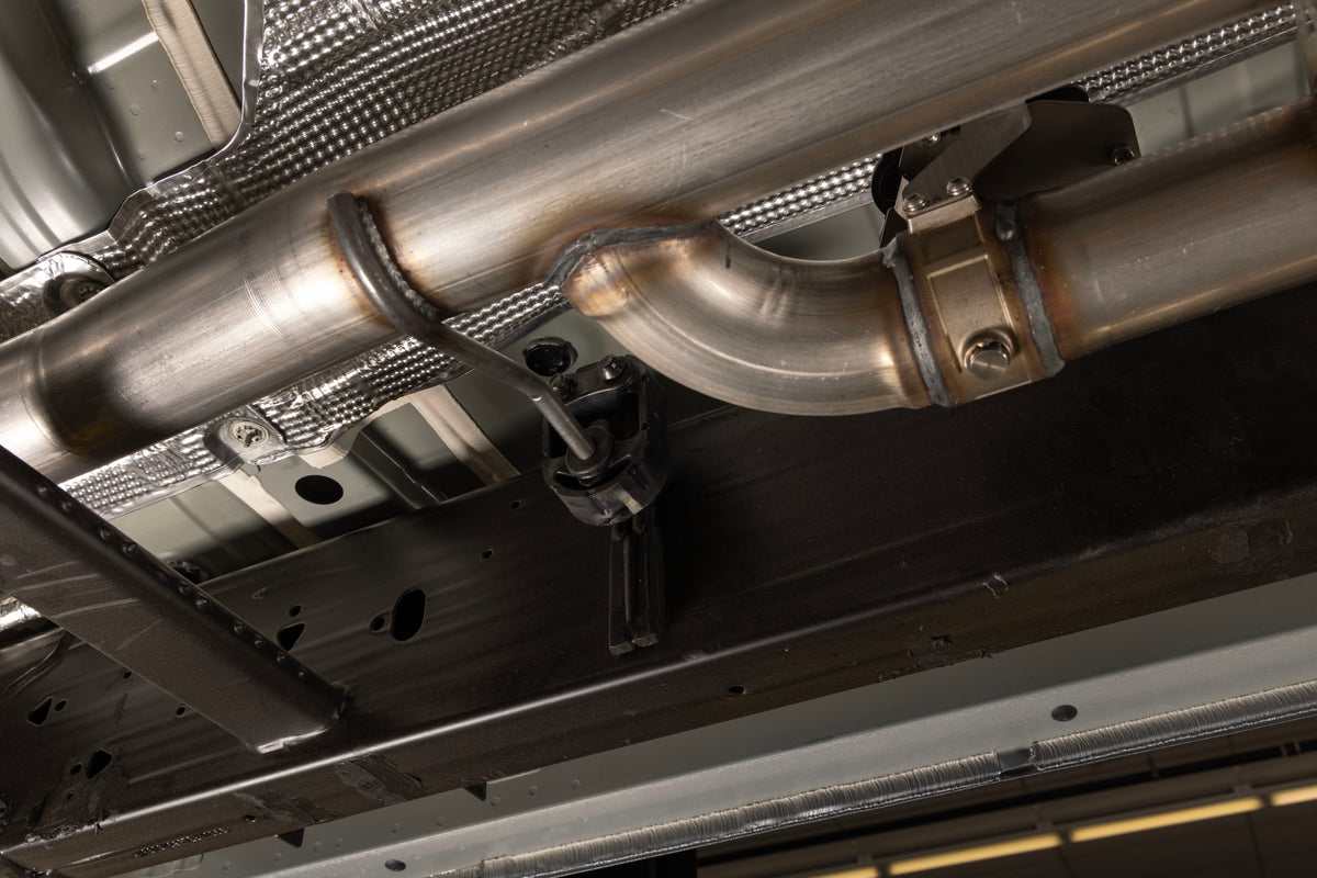 Flowmaster American Thunder Cat-Back Exhaust System 818206