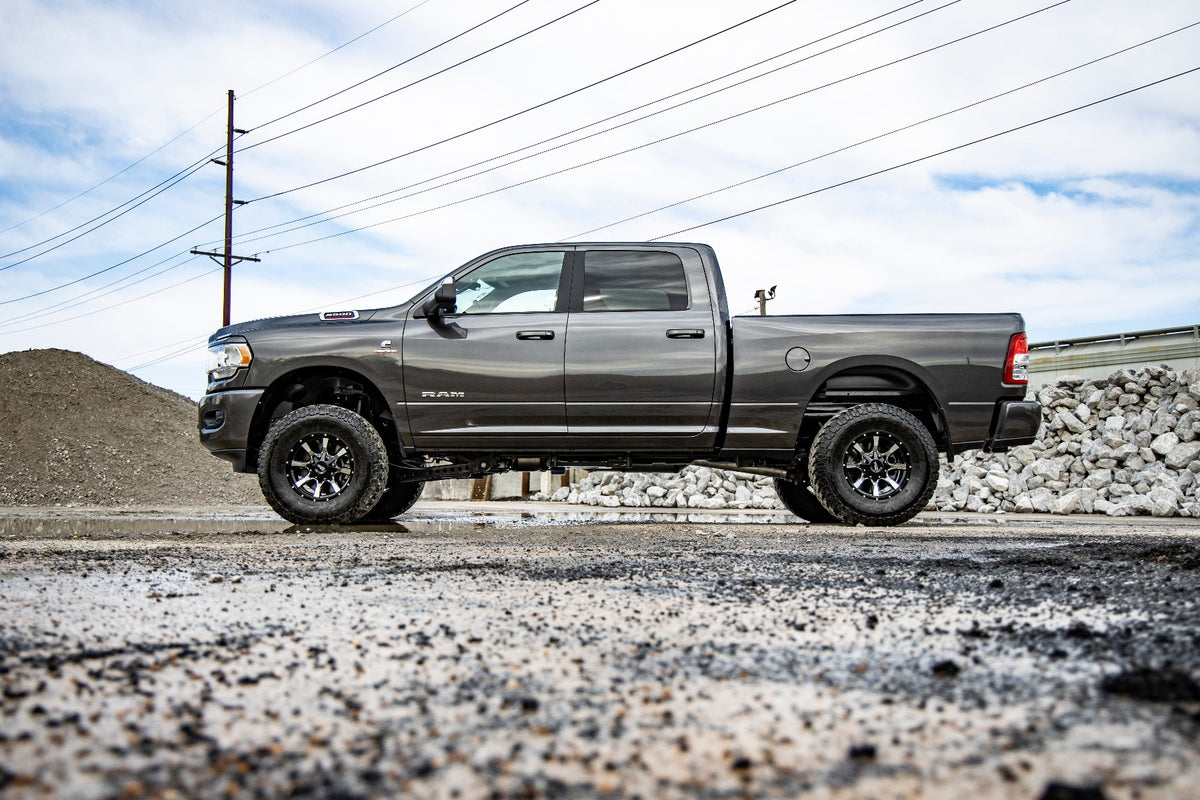 Rough Country - 2.5 Inch Leveling Kit - Ram 2500 (14-25)/3500 (13-25) 4WD - 377 by Rough Country - installed view