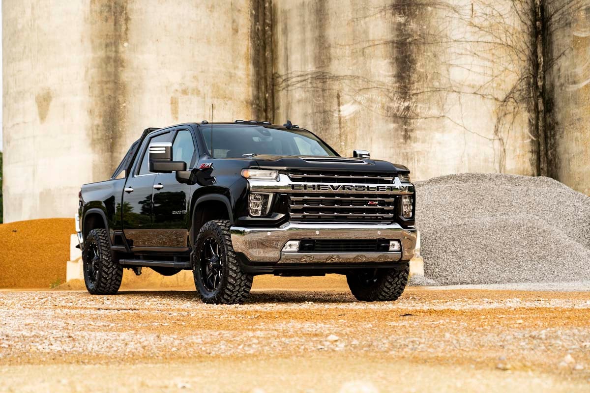 Rough Country - 1.5-2 Inch Leveling Kit - M1 - Chevy/GMC 2500HD/3500HD (20-25) - 959440 by Rough Country - installed view