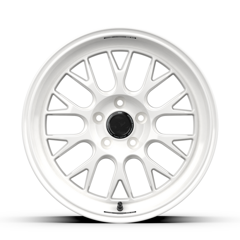 fifteen52 Holeshot RSR 18x9.5 5x114.3 38mm ET 73.1mm Center Bore Rally White - RSHRW-89554+38