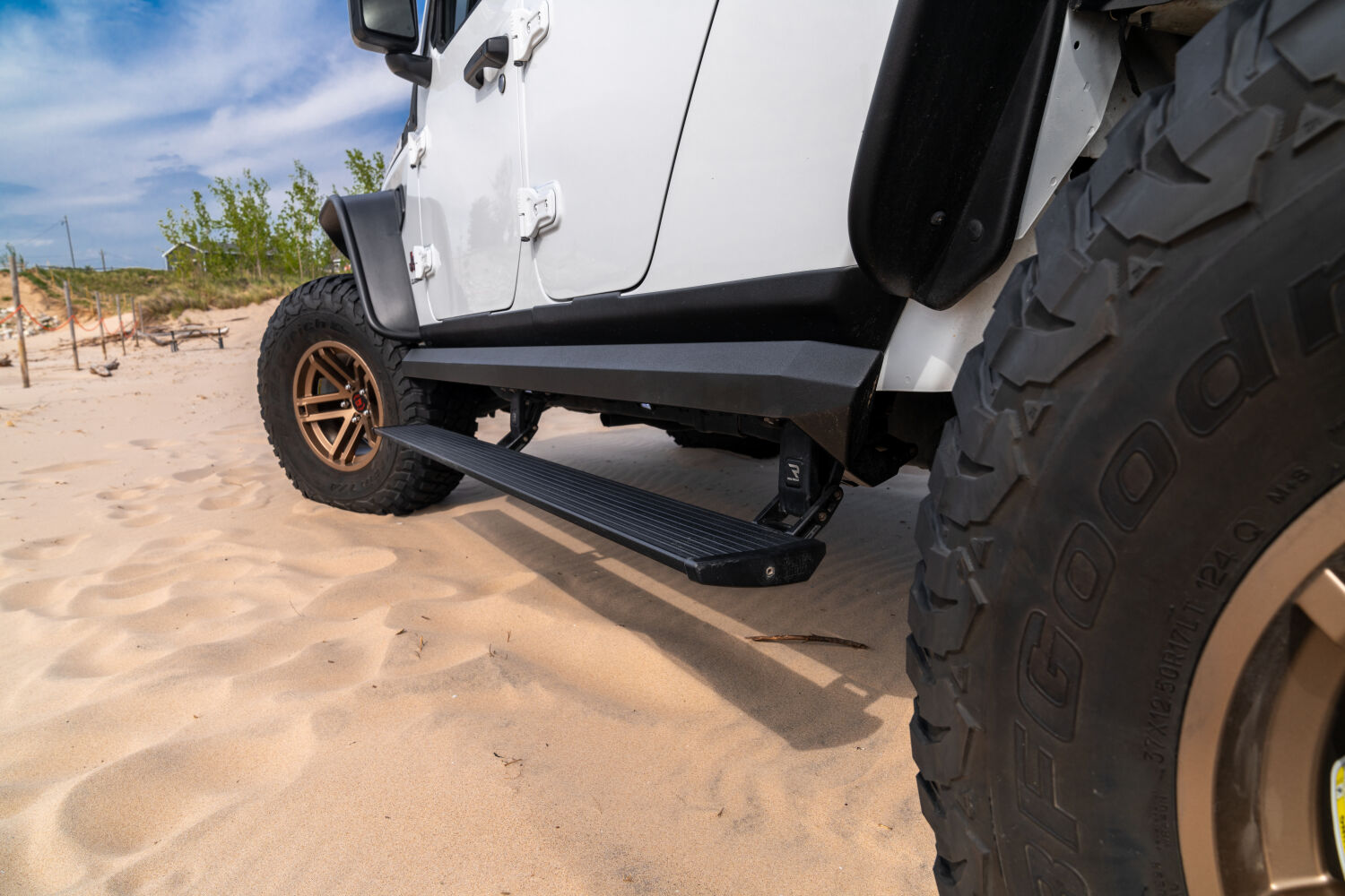 AMP Research 18-23 Jeep Wrangler JL 4DR (Excl. 4XE/Rubicon 392) PowerStep XL - Black - 77132-01A for 2018-2026 Jeep Wrangler 