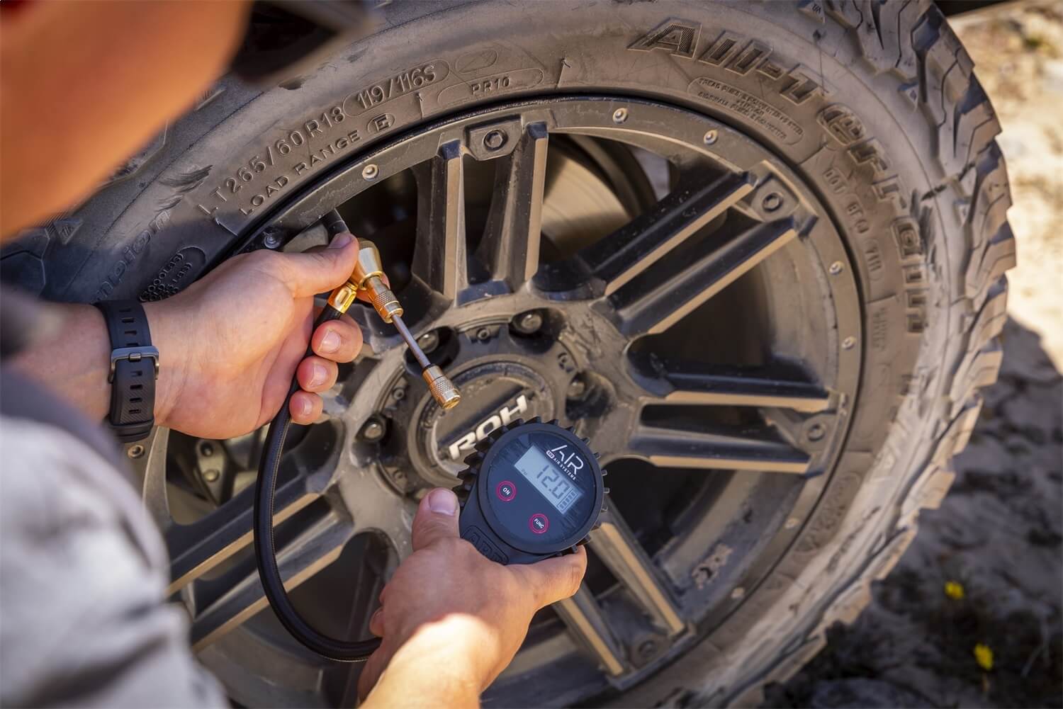ARB E-Z Deflator Digital Gauge with Extended Valve - ARB510L by ARB - front view