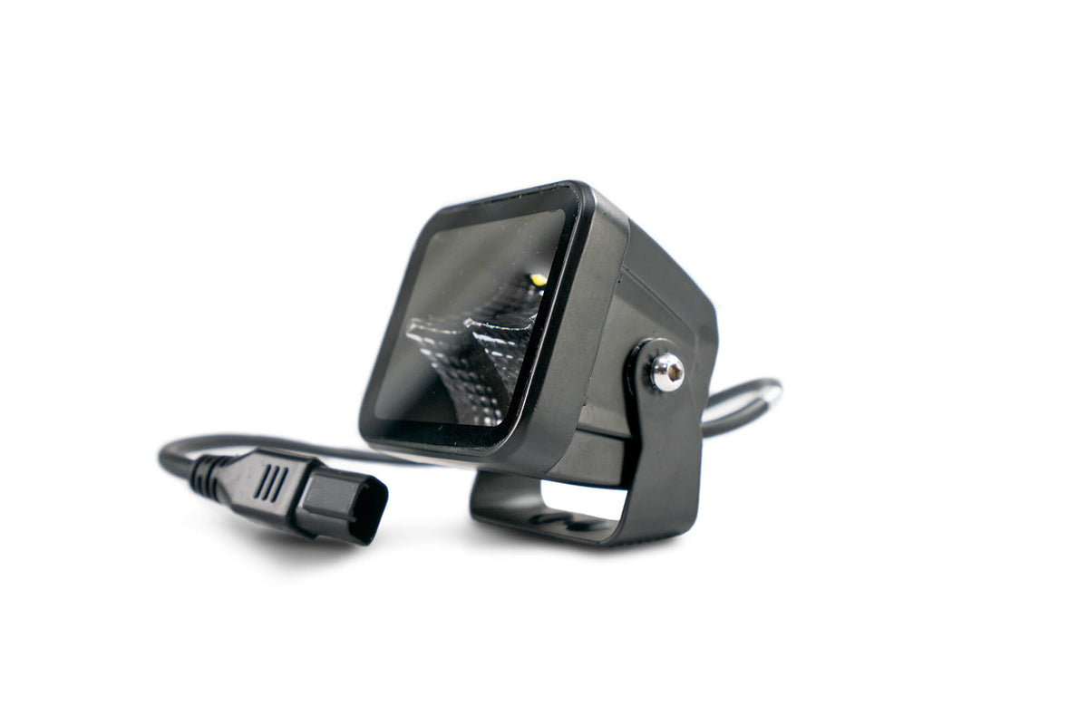 DV8 Offroad - Be3ew40w Universal 3 Inch Cube LED Light With Flood Pattern And Post Mount - BE3EW40W