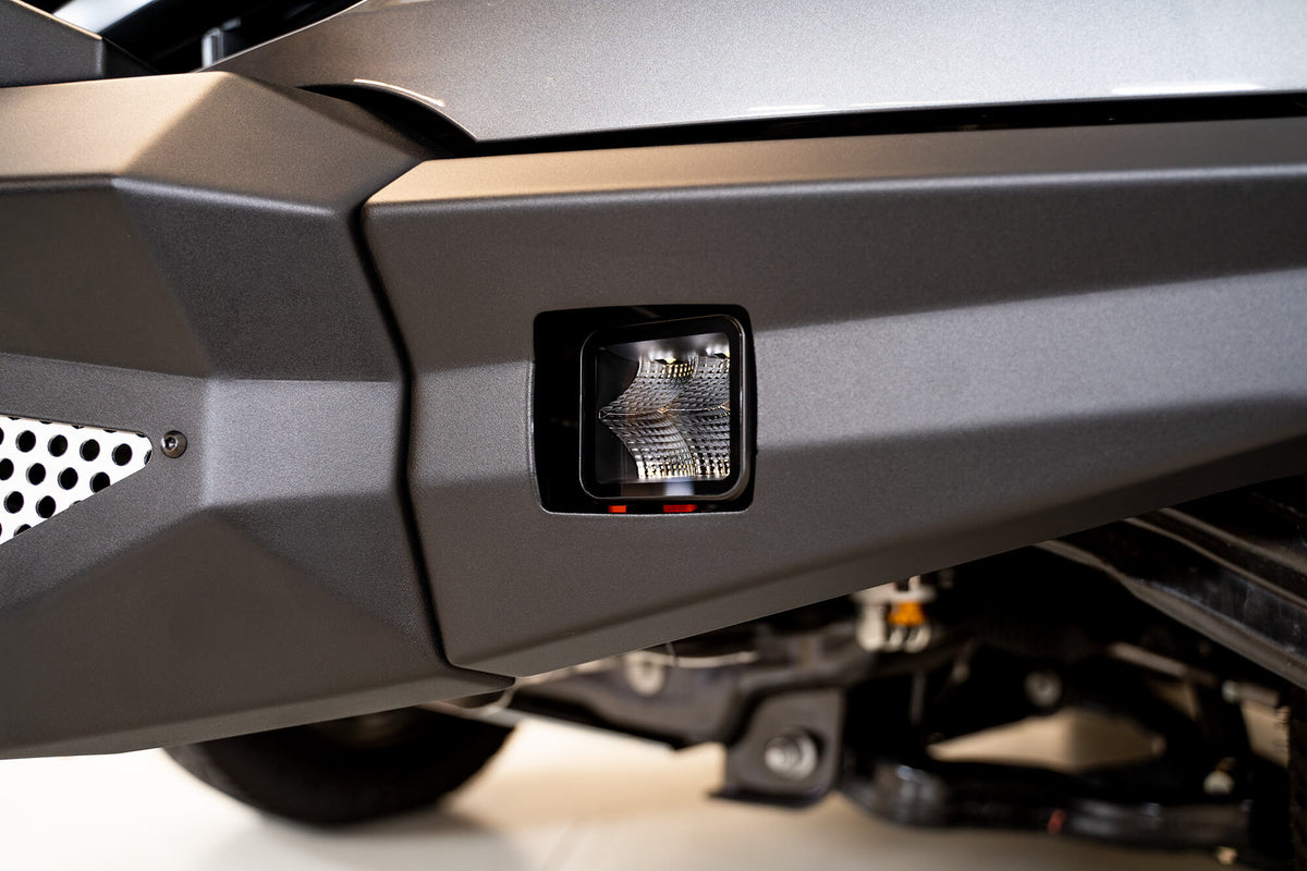 DV8 Offroad - Be3ew40w Universal 3 Inch Cube LED Light With Flood Pattern And Post Mount - BE3EW40W