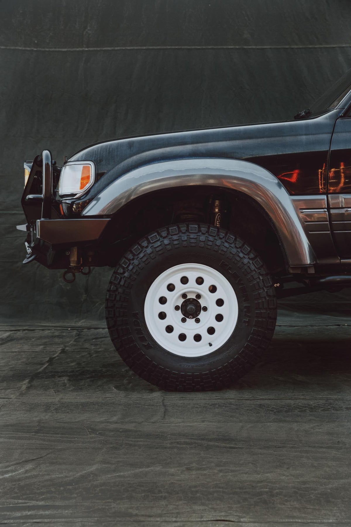 Nomad N501SA Convoy 17x8.5in / 6X139.7 BP / 25mm Offset / 106.1mm Bore