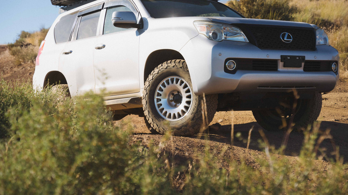 Nomad N503MC Sahara Machined 17x8.5in / 6X139.7 BP / -10mm Offset / 106.1mm Bore