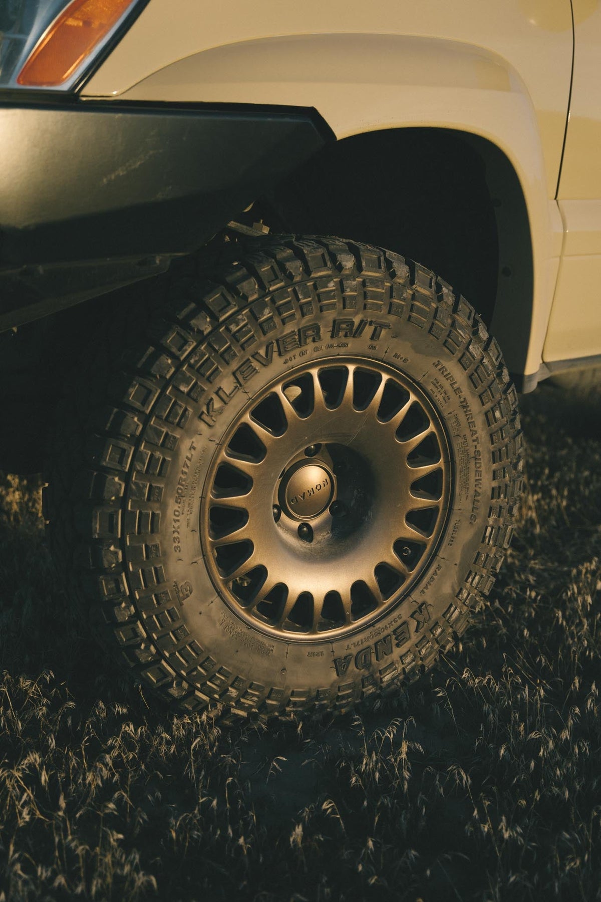 Nomad N503CO Sahara 17x7.5in / 6x130 BP / 50mm Offset / 84.1mm Bore