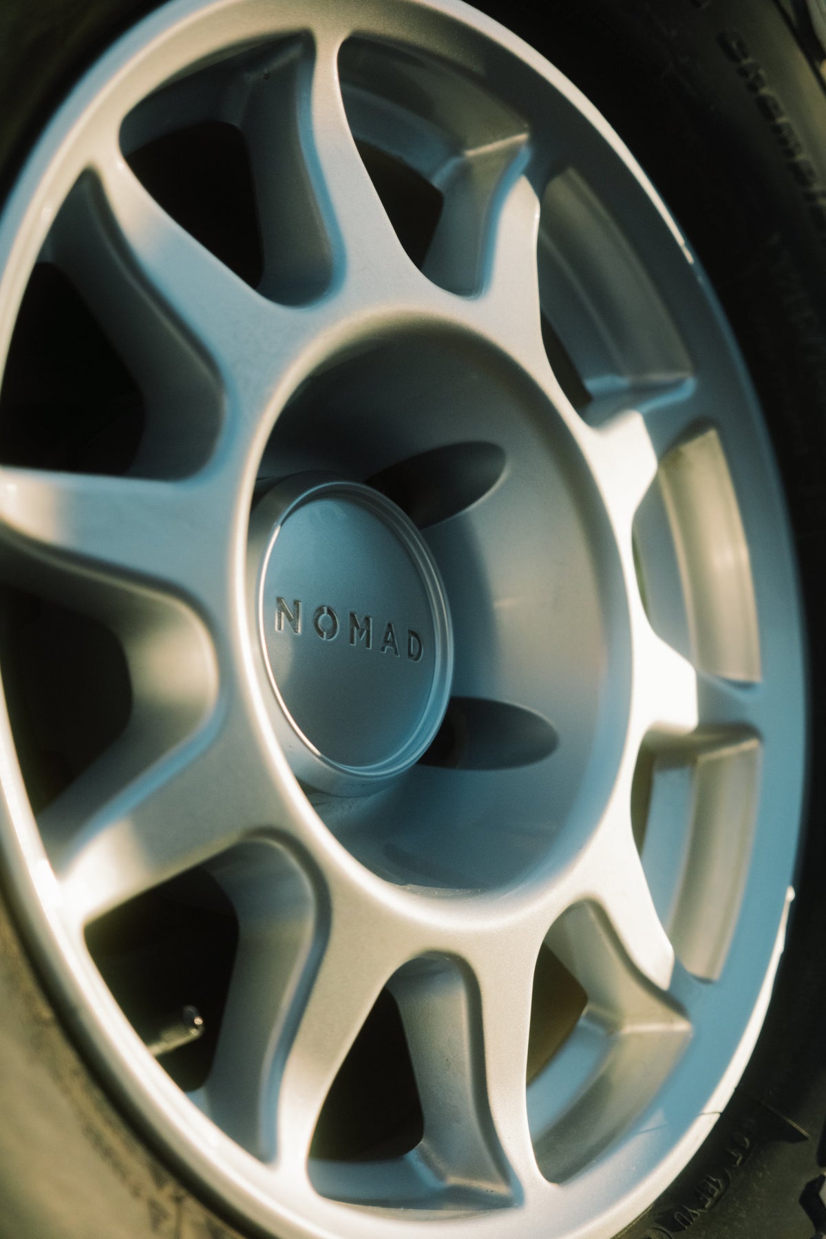 Nomad N505OE Touring 17x8.5in / 6X139.7 BP / -10mm Offset / 106.1mm Bore