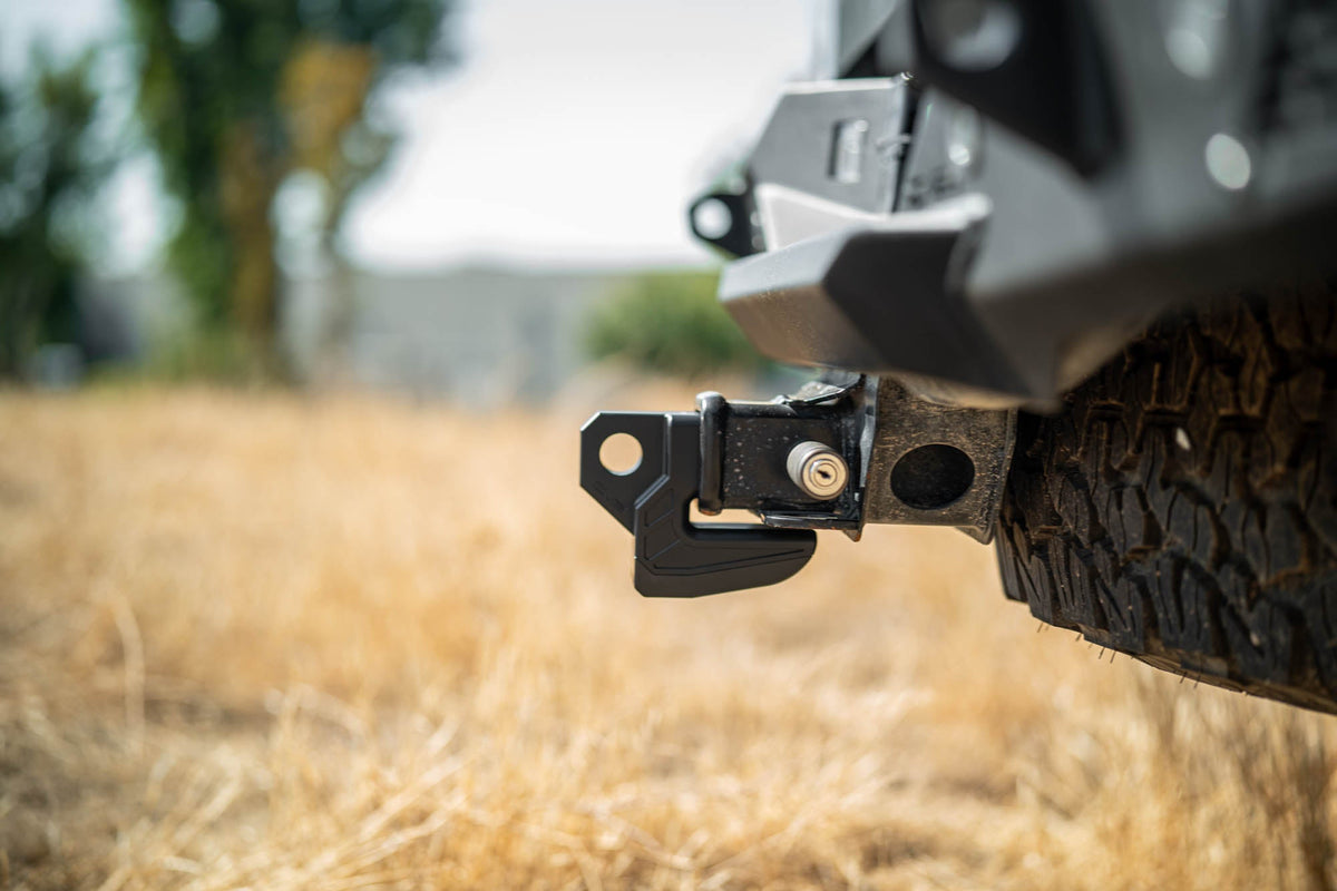 DV8 Offroad - DV8 Xtract 2" Hitch Skid Plate - UNHS-01RD