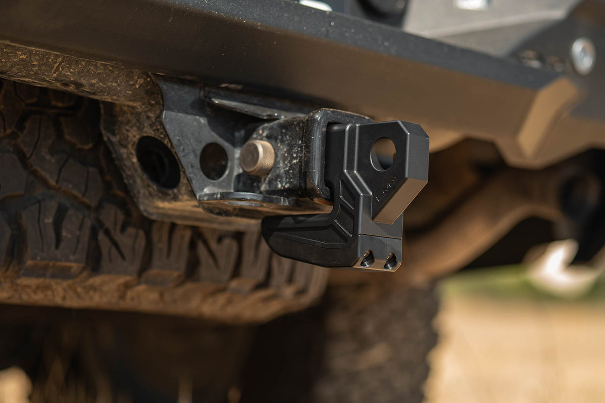 DV8 Offroad - DV8 Xtract 2" Hitch Skid Plate - UNHS-01RD