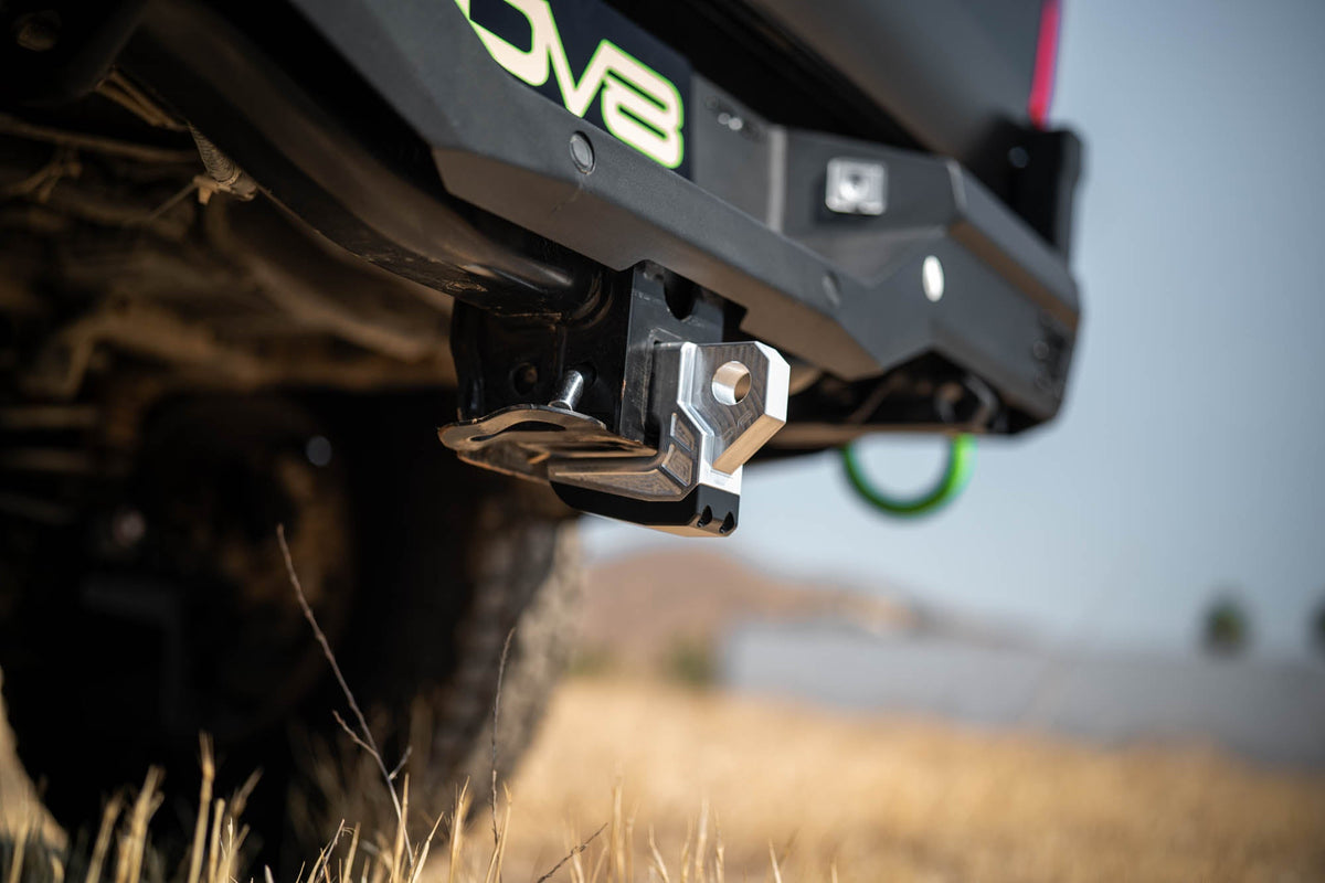 DV8 Offroad - DV8 Xtract 2" Hitch Skid Plate - UNHS-01RW
