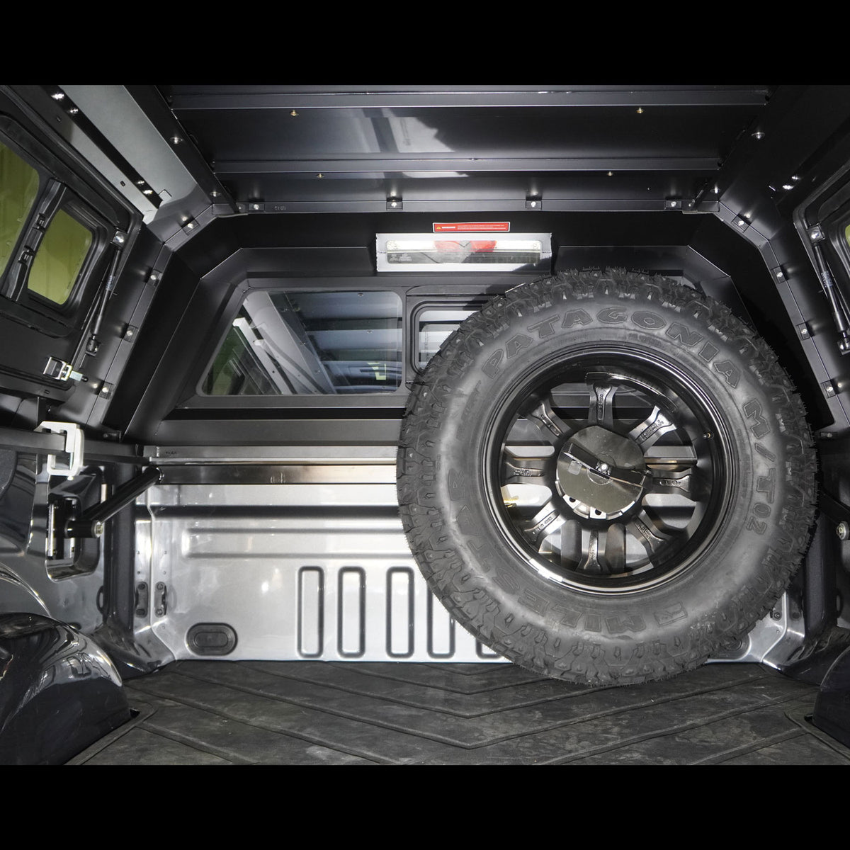 Skyjacker 17-25 Ford F250/350 Spare Tire Carrier Kit - F17STM