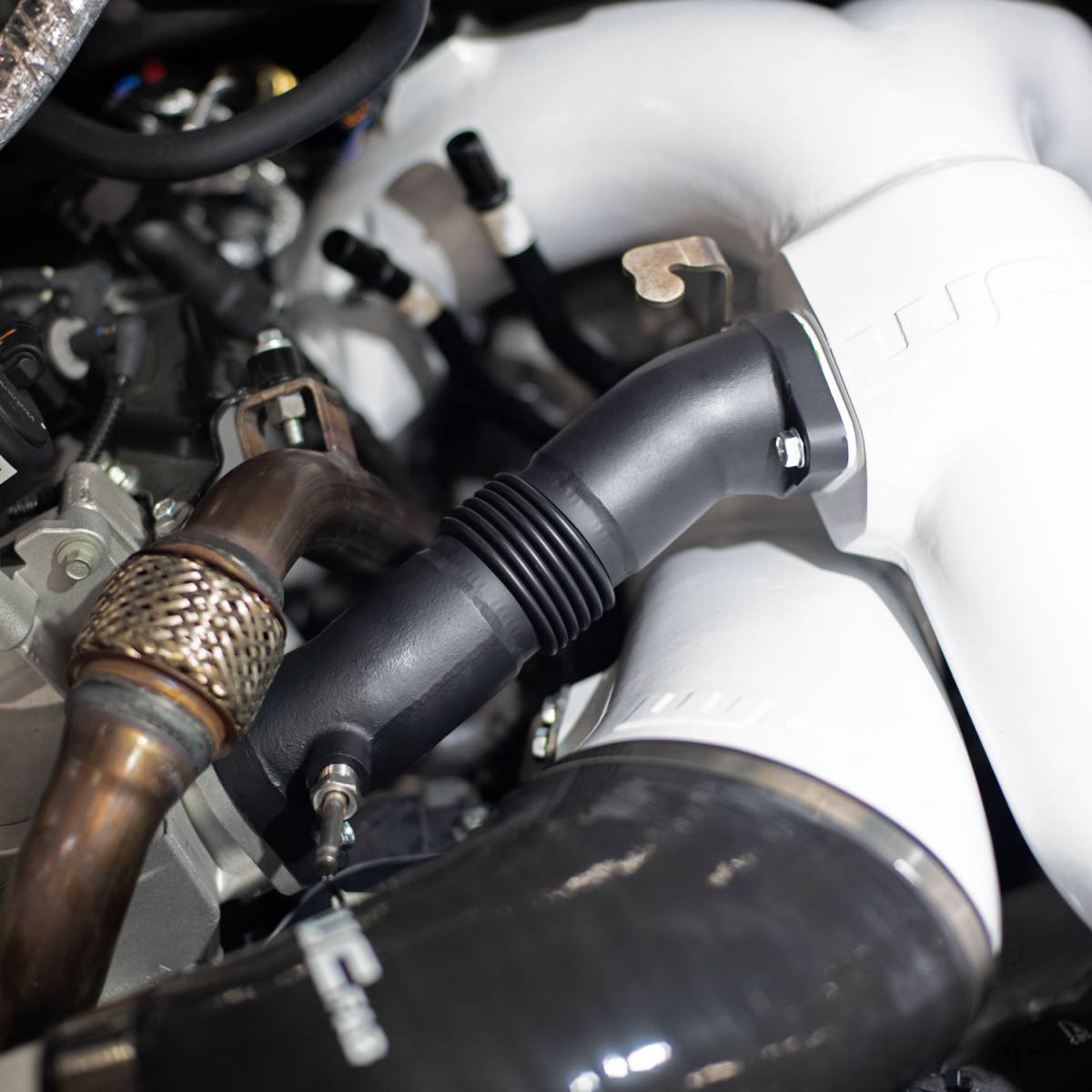 Wehrli 20-26 Power Stroke 6.7L High Flow Y-Bridge Kit - Gloss White - WCF100139-GW - detail view