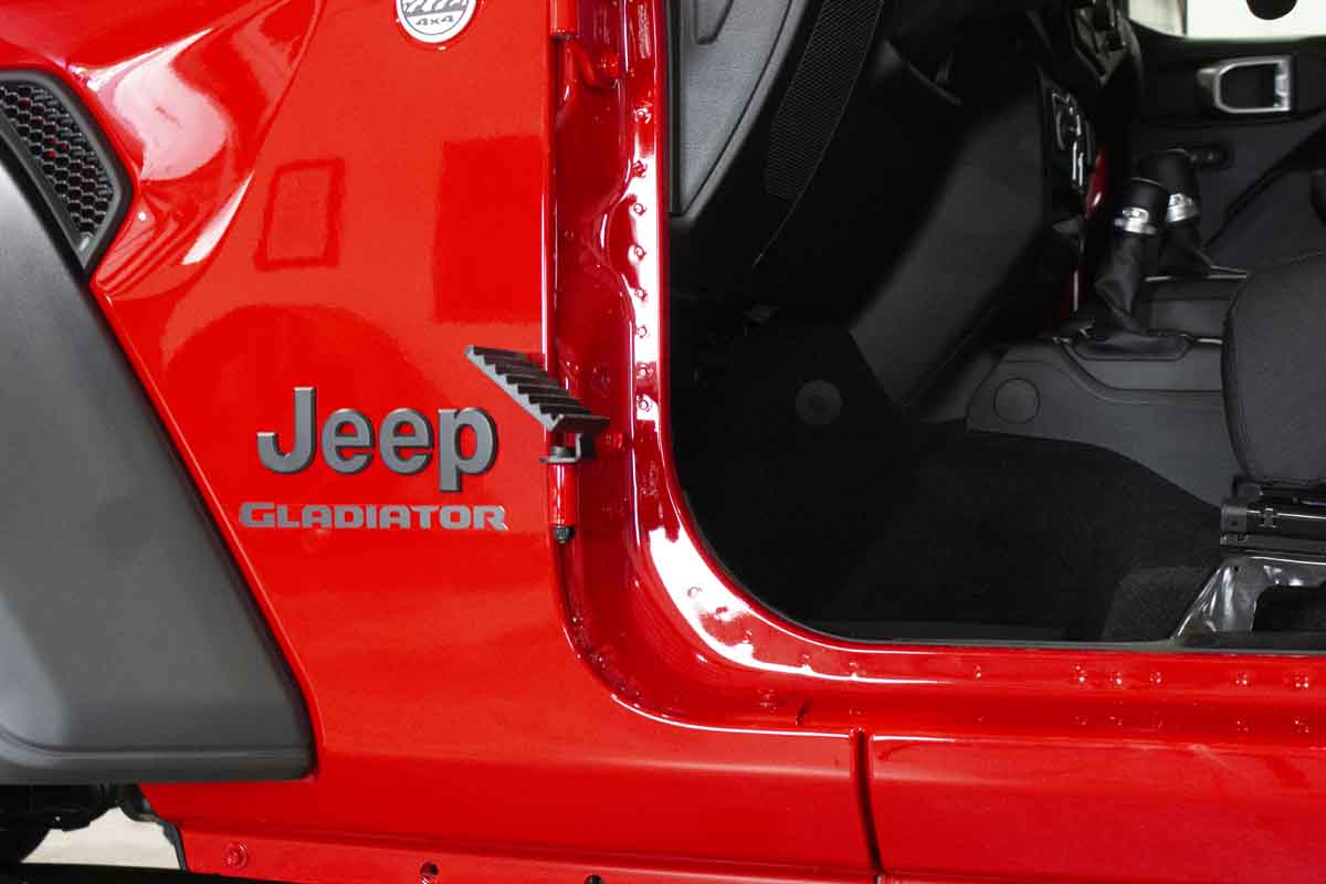 Fishbone Offroad 2018+ Jeep Wrangler JL / 2020+ Gladiator JT Foot Peg Set - Black - FB21082